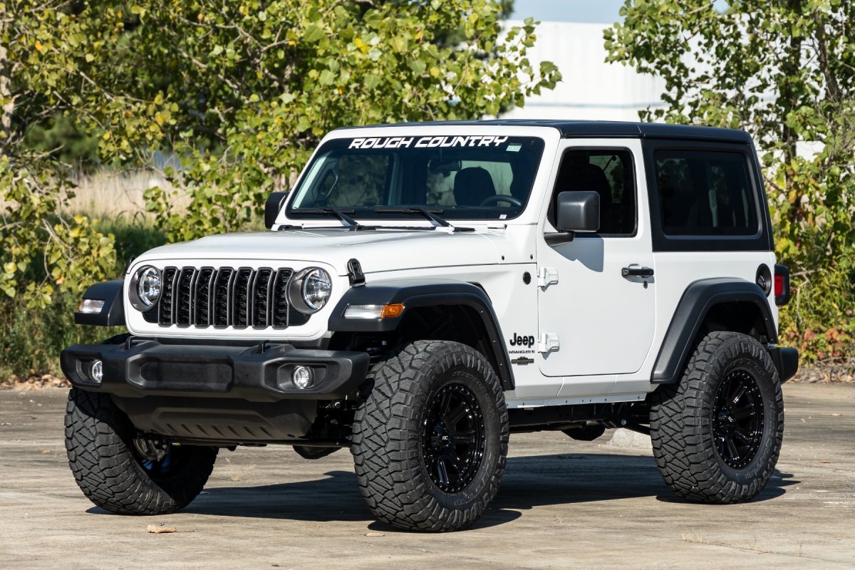 Jeep Wrangler Suspension Lift Kit - Rough Country - 2.5 Inch Lift Kit - '24-'25